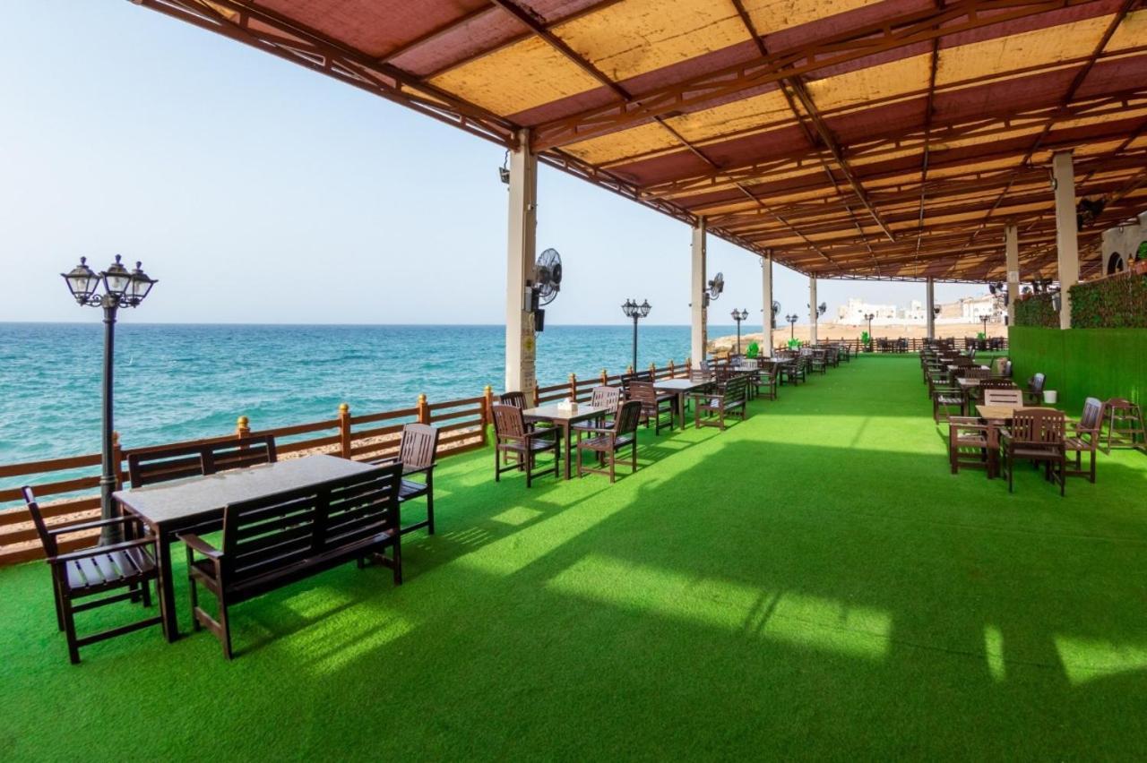Sur Bandar Al Ayjah Hotel Apartments Exteriér fotografie