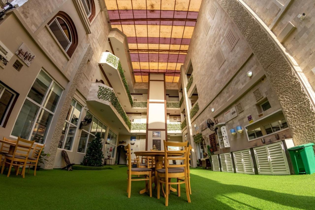 Sur Bandar Al Ayjah Hotel Apartments Exteriér fotografie