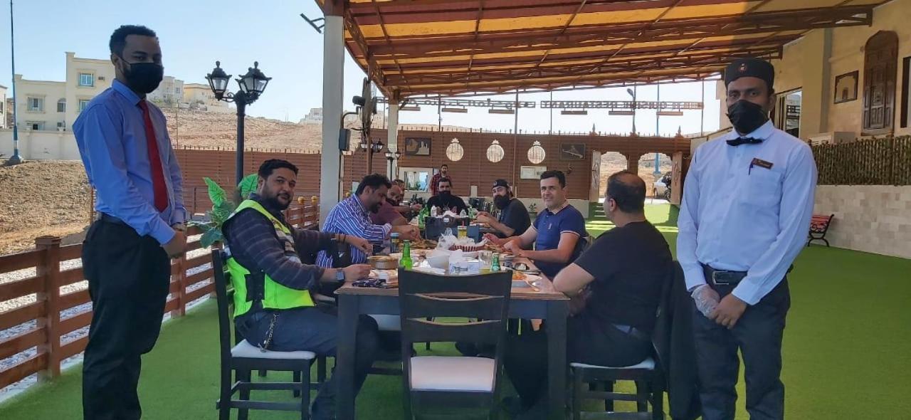 Sur Bandar Al Ayjah Hotel Apartments Exteriér fotografie