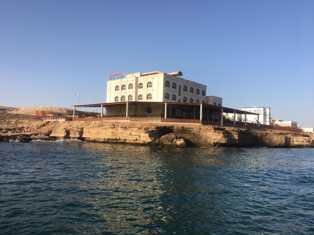 Sur Bandar Al Ayjah Hotel Apartments Exteriér fotografie