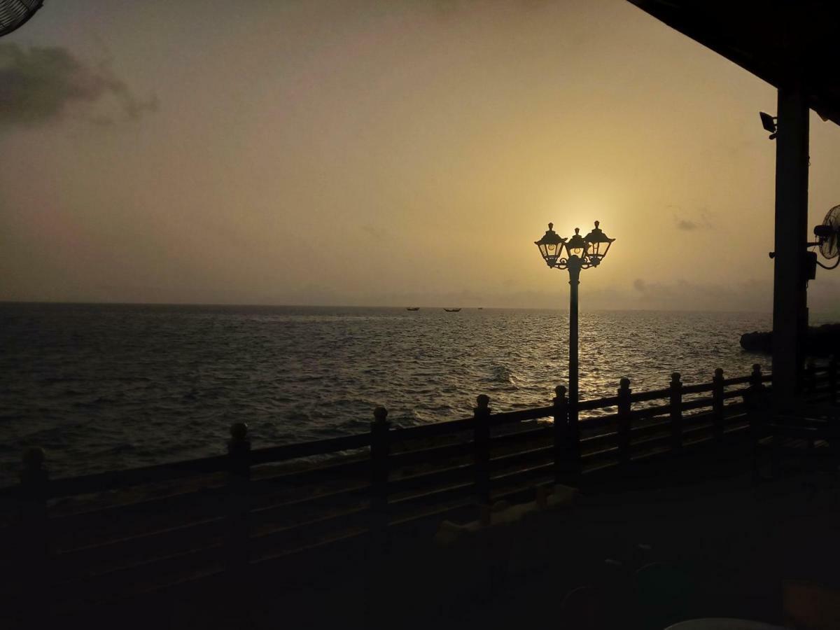 Sur Bandar Al Ayjah Hotel Apartments Exteriér fotografie